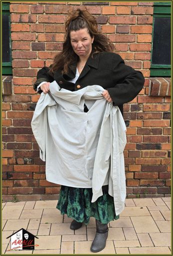 Mrs. Dilber (Pl�nderin)