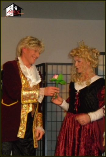 Der gestiefelte Kater - Prinzessin Marie und Hans mit neuen Kleidern